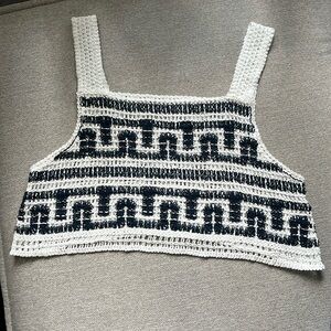 CROCHET CROP TOP